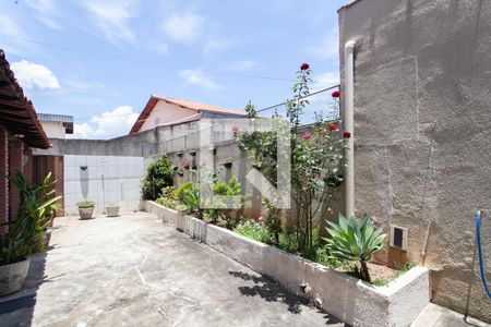 Casa à venda com 314m², 4 quartos e 2 vagasQuintal