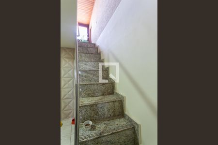 Casa à venda com 314m², 4 quartos e 2 vagasEscada