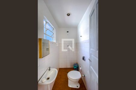 Casa à venda com 160m², 3 quartos e 1 vagaBanheiro 2