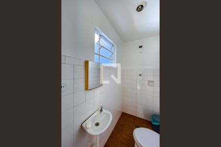 Casa à venda com 160m², 3 quartos e 1 vagaBanheiro 2