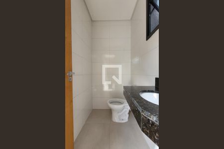 Casa à venda com 141m², 3 quartos e 2 vagas Casa à venda com 141m², 3 quartos e 2 vagasBanheiro