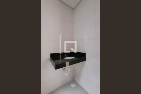 Casa à venda com 141m², 3 quartos e 2 vagas Casa à venda com 141m², 3 quartos e 2 vagasBanheiro da suíte