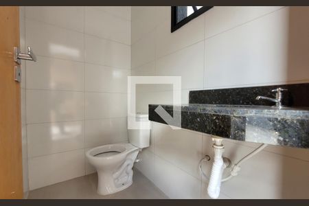 Casa à venda com 141m², 3 quartos e 2 vagas Casa à venda com 141m², 3 quartos e 2 vagasBanheiro