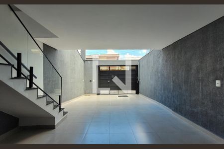 Casa à venda com 141m², 3 quartos e 2 vagas Casa à venda com 141m², 3 quartos e 2 vagasGaragem