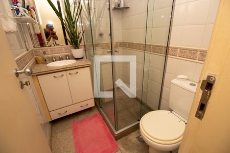 Apartamento à venda com 102m², 2 quartos e 2 vagasBanheiro social 