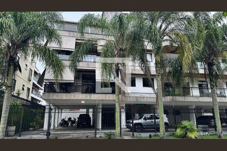 Apartamento à venda com 102m², 2 quartos e 2 vagasFachada