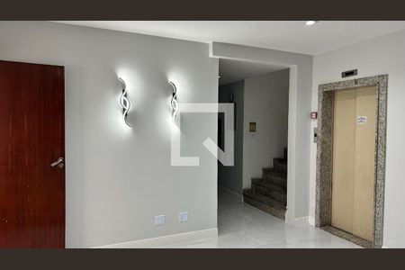 Apartamento à venda com 102m², 2 quartos e 2 vagasHall de entrada