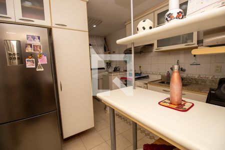 Apartamento à venda com 102m², 2 quartos e 2 vagasCozinha