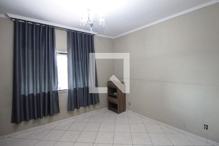 Casa à venda com 200m², 3 quartos e 2 vagasSuite