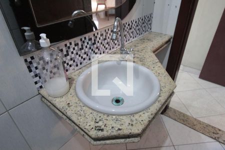 Casa à venda com 200m², 3 quartos e 2 vagasBanheiro da Suite