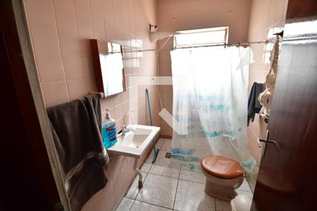 Casa à venda com 250m², 5 quartos e 4 vagasBanheiro 1