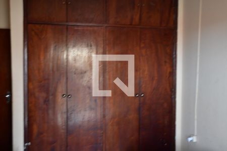 Casa à venda com 250m², 5 quartos e 4 vagasQuarto 3 - Armários