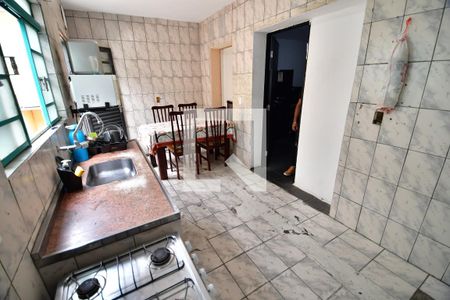 Casa à venda com 250m², 5 quartos e 4 vagasCozinha