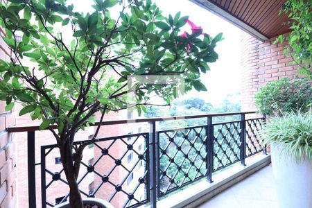 Apartamento à venda com 886m², 4 quartos e 6 vagasVaranda da Suite 3 e 4