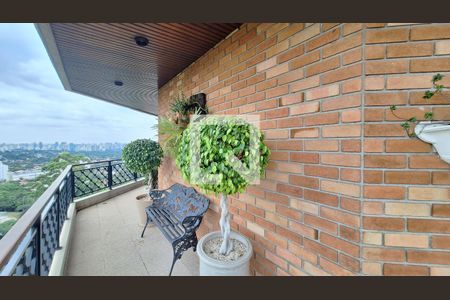 Apartamento à venda com 886m², 4 quartos e 6 vagasVaranda da Sala 2