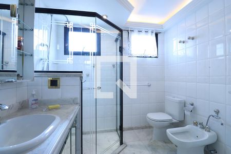 Apartamento à venda com 886m², 4 quartos e 6 vagasBanheiro 2 da Suíte 1