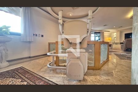 Apartamento à venda com 886m², 4 quartos e 6 vagasCadeira elevatoria