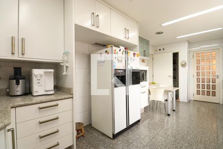 Apartamento à venda com 886m², 4 quartos e 6 vagasCozinha