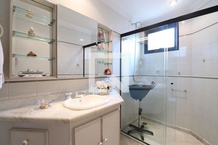 Apartamento à venda com 886m², 4 quartos e 6 vagasBanheiro da Suíte 2