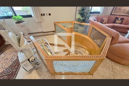Apartamento à venda com 886m², 4 quartos e 6 vagasCadeira elevatorio