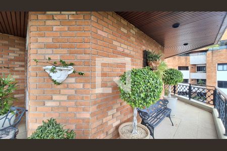 Apartamento à venda com 886m², 4 quartos e 6 vagasVaranda da Sala 2