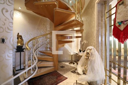 Apartamento à venda com 886m², 4 quartos e 6 vagasEscada