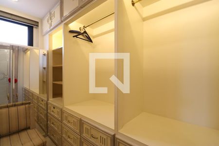 Apartamento à venda com 886m², 4 quartos e 6 vagasCloset da suíte 1
