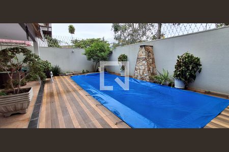 Casa à venda com 400m², 3 quartos e 4 vagas Casa à venda com 400m², 3 quartos e 4 vagasÁrea comum