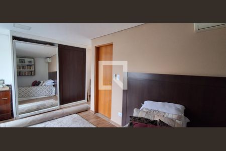 Casa à venda com 400m², 3 quartos e 4 vagas Casa à venda com 400m², 3 quartos e 4 vagasQuarto 1