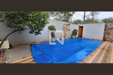 Casa à venda com 400m², 3 quartos e 4 vagas Casa à venda com 400m², 3 quartos e 4 vagasÁrea comum