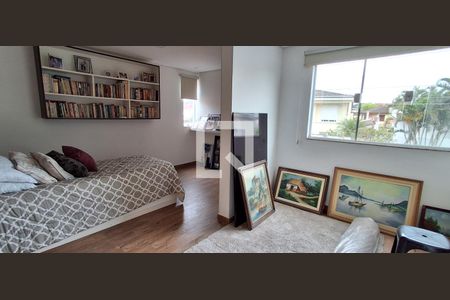 Casa à venda com 400m², 3 quartos e 4 vagas Casa à venda com 400m², 3 quartos e 4 vagasQuarto 1