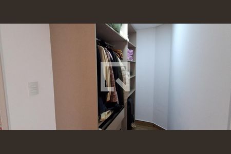 Casa à venda com 400m², 3 quartos e 4 vagas Casa à venda com 400m², 3 quartos e 4 vagasQuarto 2