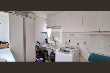 Casa à venda com 400m², 3 quartos e 4 vagas Casa à venda com 400m², 3 quartos e 4 vagasLavanderia