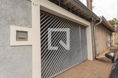 Casa à venda com 134m², 3 quartos e 2 vagasFachada