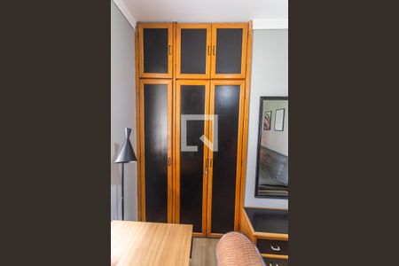 Apartamento à venda com 100m², 3 quartos e 2 vagas Apartamento à venda com 100m², 3 quartos e 2 vagasArmário do Quarto 2