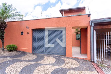 Casa à venda com 320m², 3 quartos e 1 vaga Casa à venda com 320m², 3 quartos e 1 vagaFachada