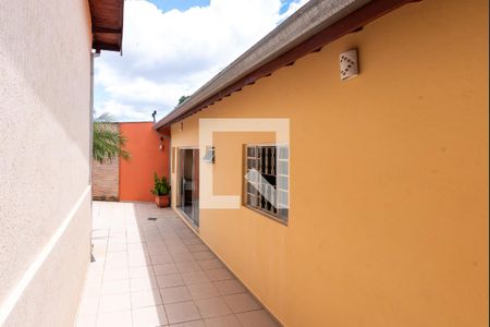 Casa à venda com 320m², 3 quartos e 1 vaga Casa à venda com 320m², 3 quartos e 1 vagaCasa 2