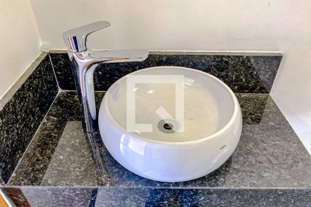 Casa à venda com 160m², 3 quartos e 2 vagasBanheiro da Suíte 1