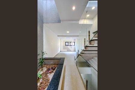 Casa à venda com 160m², 3 quartos e 2 vagasEscadas