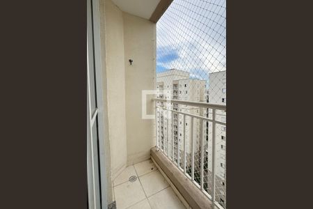 Sacada de apartamento à venda com 2 quartos, 63m² em Jardim Tupanci, Barueri