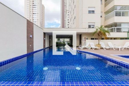 Apartamento à venda com 126m², 3 quartos e 2 vagas Apartamento à venda com 126m², 3 quartos e 2 vagasÁrea comum - Piscina