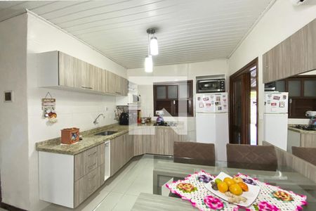 Casa à venda com 98m², 2 quartos e 2 vagasCozinha e Área de Serviço