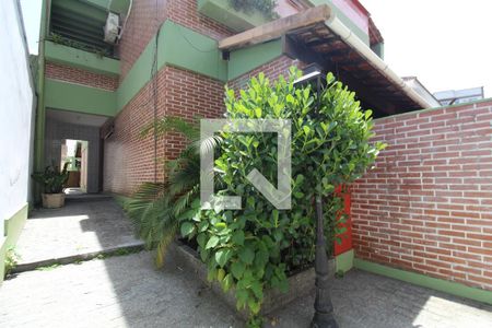 Casa de condomínio à venda com 500m², 4 quartos e 6 vagasEntrada - Lateral 1 da casa 