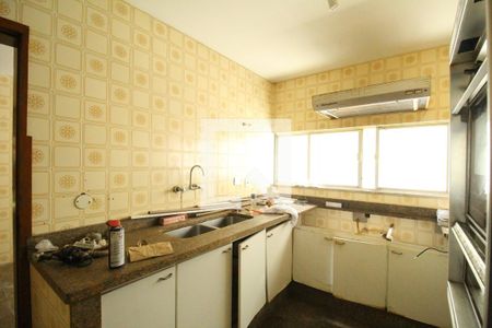 Casa de condomínio à venda com 500m², 4 quartos e 6 vagasCozinha