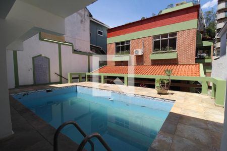 Casa de condomínio à venda com 500m², 4 quartos e 6 vagasPiscina