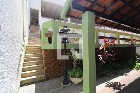 Casa de condomínio à venda com 500m², 4 quartos e 6 vagasFundos da casa