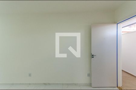 Sala de apartamento para alugar com 2 quartos, 38m² em Vila Santa Edwiges, São Paulo