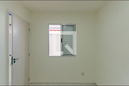 Quarto 1 de apartamento para alugar com 2 quartos, 38m² em Vila Santa Edwiges, São Paulo