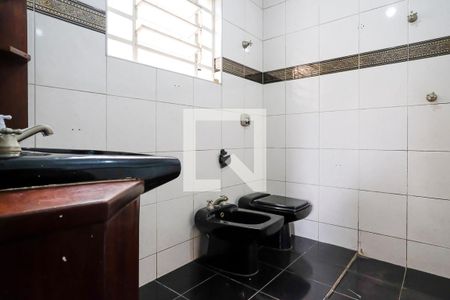 Casa à venda com 512m², 4 quartos e 6 vagasBanheiro 1