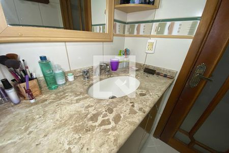 Casa à venda com 105m², 3 quartos e 2 vagasBanheiro da Suíte